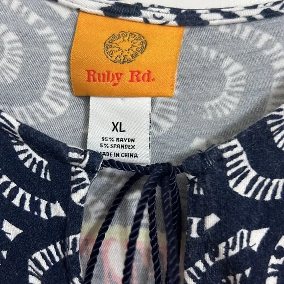 Ruby Rd. Top. - Picture 2 of 6